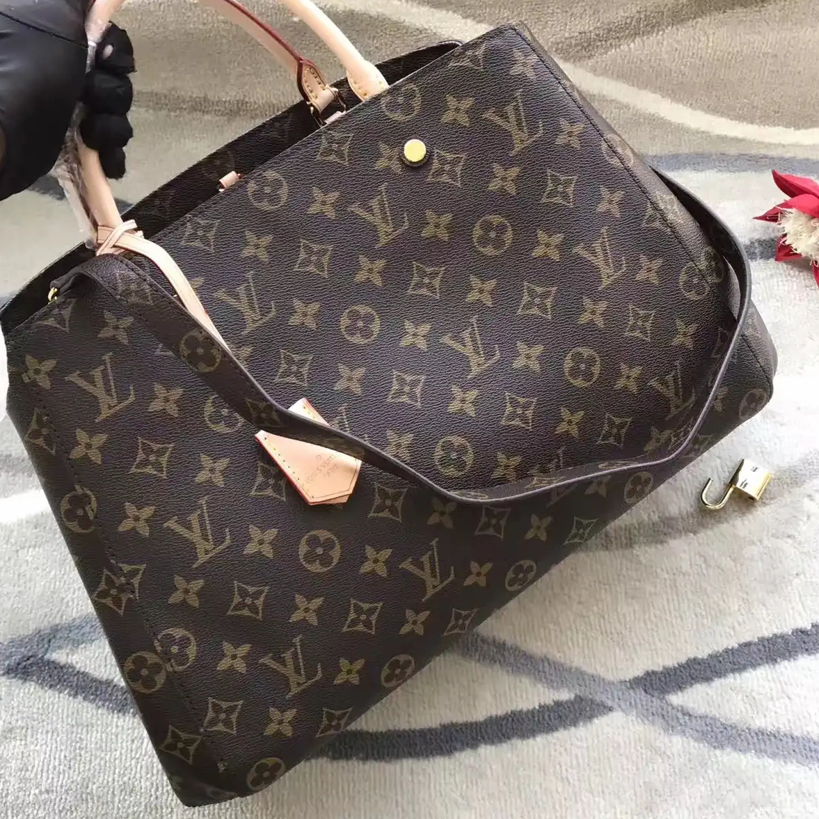 Montaigne GM Louis Vuitton Bag 0607